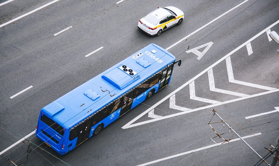 Жители Москвы все чаще предпочитают передвигаться на общественном наземном транспорте