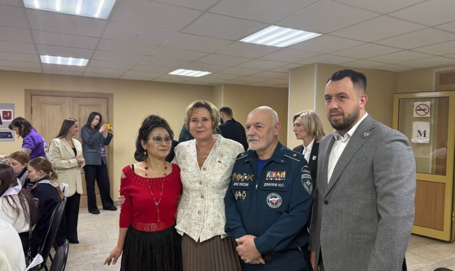 В Южном округе Москвы наградили лучших волонтеров по итогам года