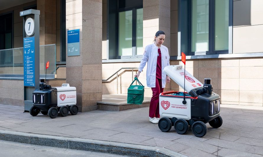В больницах Москвы появились робокурьеры